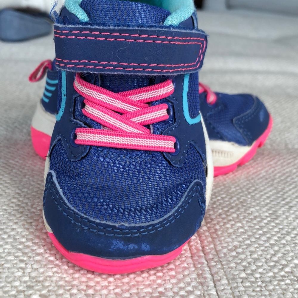 Carter’s. Size 5. - Picture 2 of 7